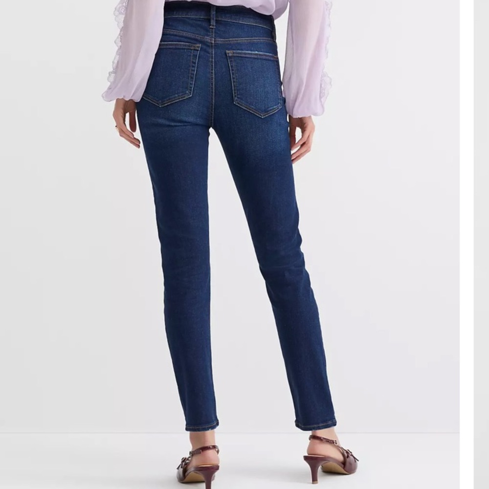 LOFT Petite Mid Rise  Skinny Jeans in Vintage Dark Wash - Picture 2 of 9